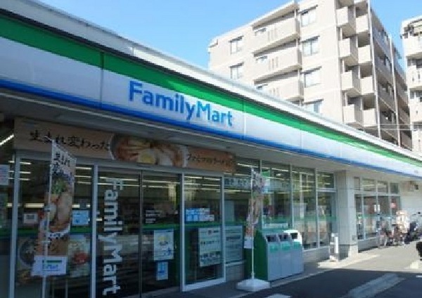 川崎市宮前区東有馬４丁目のアパート(ファミリーマート宮前南野川店)
