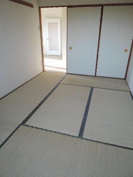 川崎市高津区久末のマンション