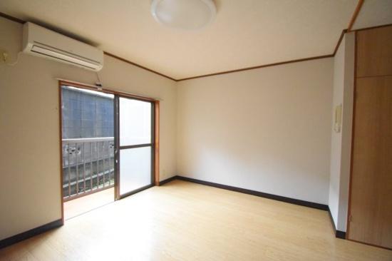 川崎市中原区市ノ坪のアパート