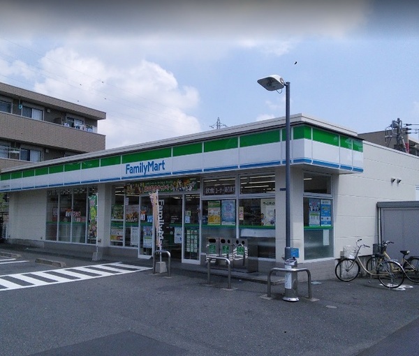 ウィステリア　ヴィラ(ファミリーマートニック北加瀬三丁目店)