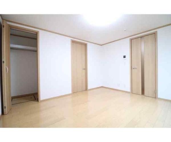 川崎市高津区二子４丁目のアパート