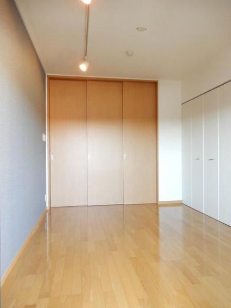 川崎市高津区坂戸３丁目のマンション