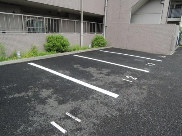 川崎市高津区坂戸３丁目のマンション