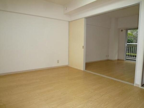 川崎市高津区末長１丁目のマンション