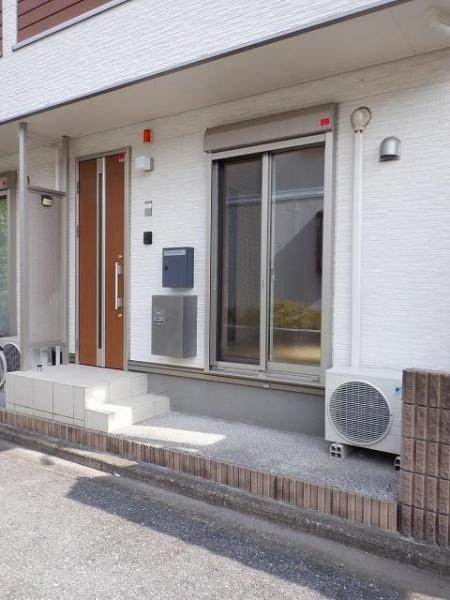 横浜市鶴見区豊岡町のテラスハウス