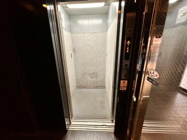 目黒区下目黒３丁目のマンション