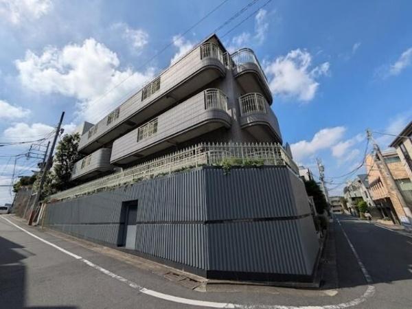 ラスターハウス