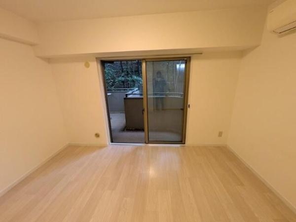ラスターハウス