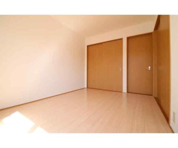 川崎市高津区久末のアパート