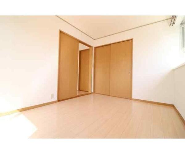川崎市高津区久末のアパート