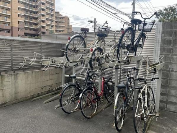 川崎市高津区久本３丁目のマンション