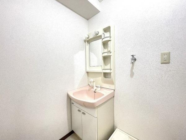 川崎市高津区梶ケ谷３丁目のマンション