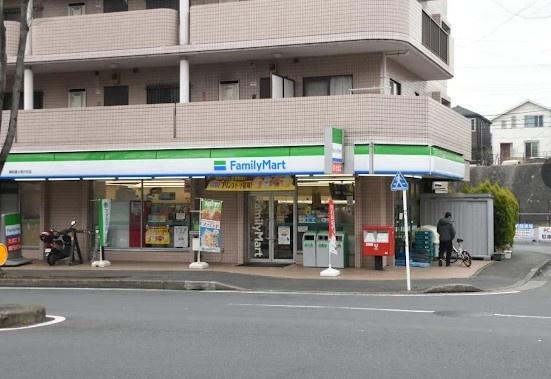 横浜市都筑区川和町のアパート(ファミリーマート都筑富士見が丘店)