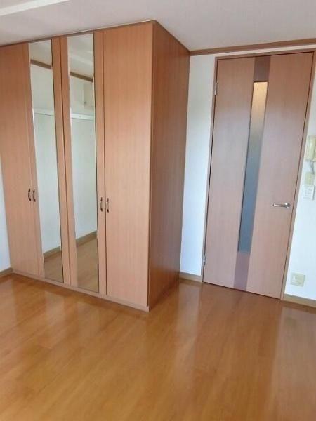 川崎市高津区新作４丁目のマンション