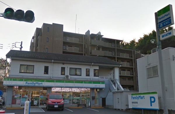川崎市高津区新作４丁目のマンション(ファミリーマート川崎新作二丁目店)