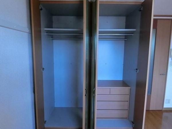 川崎市高津区新作４丁目のマンション