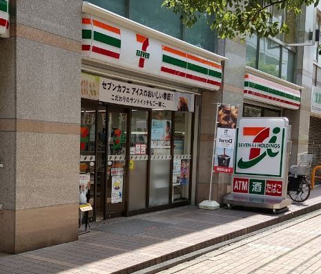 横浜市都筑区仲町台４丁目のマンション(セブンイレブン横浜仲町台駅前店)