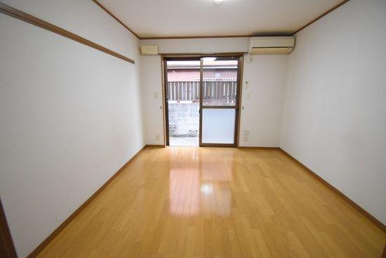 川崎市中原区苅宿のアパート