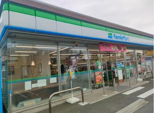 川崎市高津区久末のアパート(ファミリーマート川崎高津千年店)