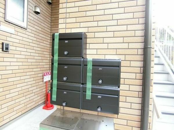 横浜市神奈川区三ツ沢東町のアパート