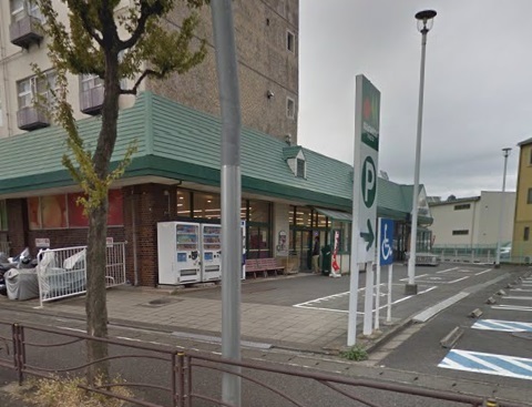 川崎市高津区久末のテラスハウス(マルエツ子母口店)