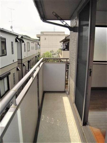川崎市高津区久末のテラスハウス
