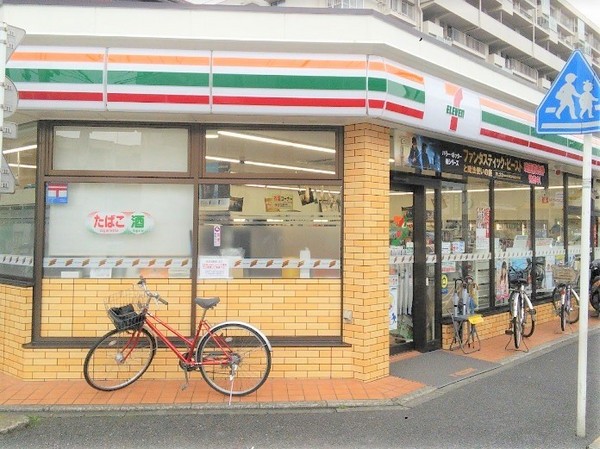 ナーシサス・コート大倉山　Ｂ棟(セブンイレブン横浜大豆戸町店)