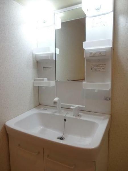 ベイ・イースト