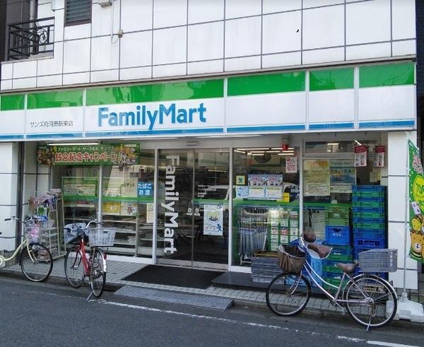 ロードハウス小杉(ファミリーマートサンズ向河原駅東店)