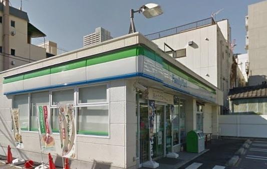 クイーンズビレッジミヨシ(ファミリーマート新丸子駅東店)