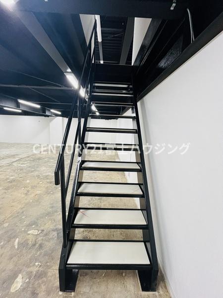 コンブロンビル