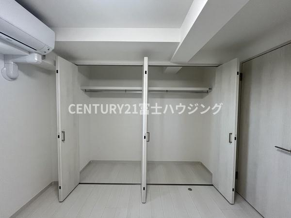 コンブロンビル