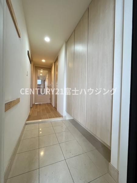 ガーデンアソシエK棟(玄関)