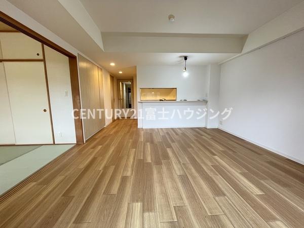 ガーデンアソシエK棟(リビング)