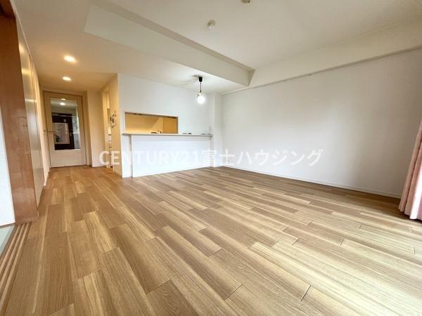 ガーデンアソシエK棟(リビング)