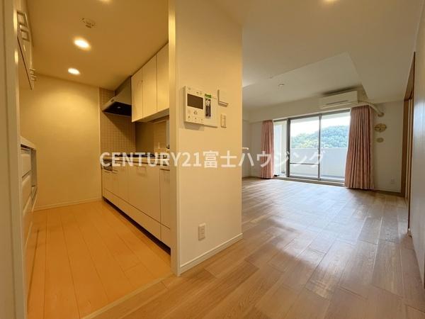 ガーデンアソシエK棟(リビング)