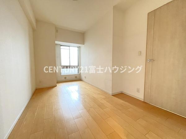 ガーデンアソシエK棟(寝室)