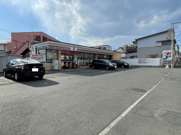 ナイスアーバン藤沢(セブンイレブン藤沢本町2丁目店)