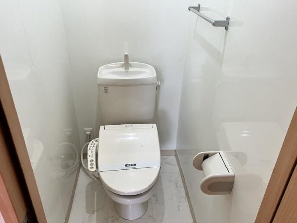 アンソレイエ　西館