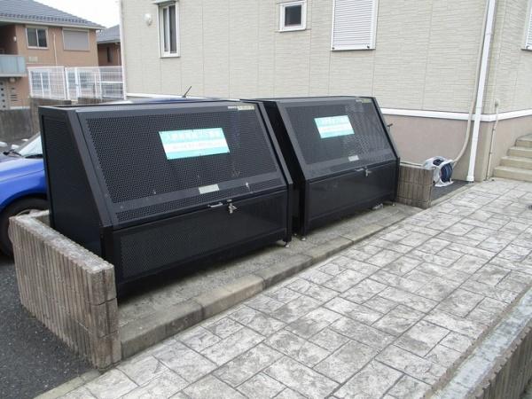 アンソレイエ　西館