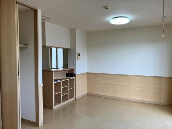 アンソレイエ　西館