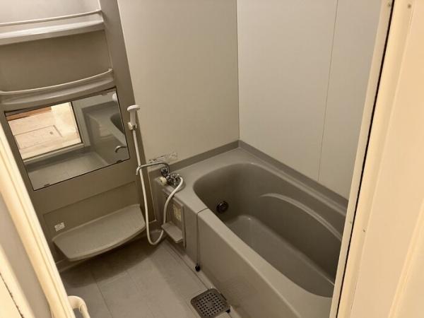 アンソレイエ　西館
