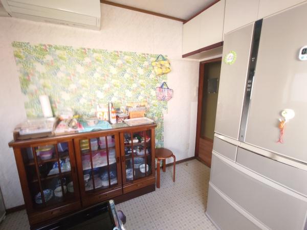 石巻市駅前北通り３丁目の貸家