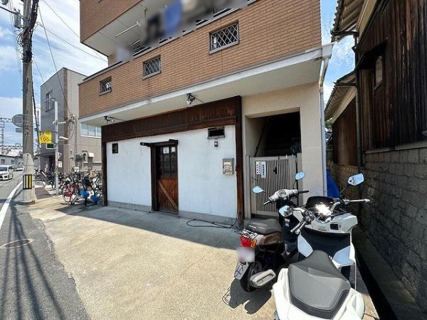 枚方市北中振２丁目の店舗付住宅