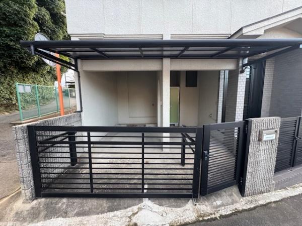 枚方市南中振1丁目の貸家(駐車場)