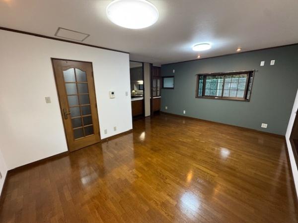 枚方市南中振１丁目　戸建