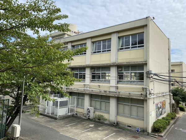 神戸市垂水区西舞子９丁目のアパート(西舞子小学校)