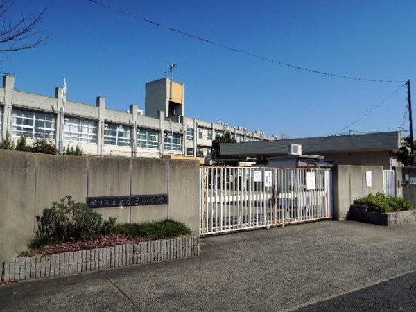 枚方市香里園山之手町 貸家(枚方市立香里小学校)