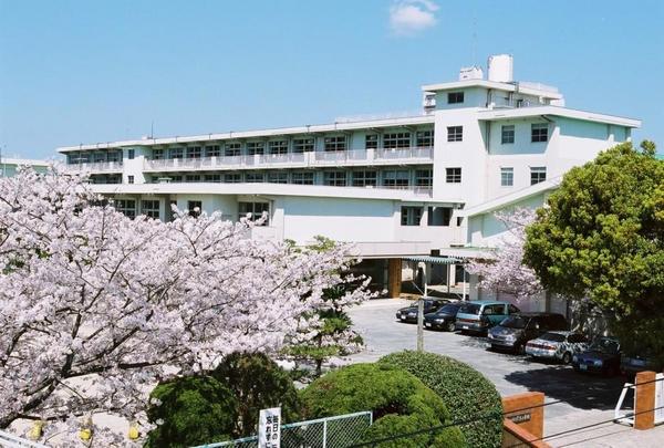 清水ビル(北九州市立穴生小学校)