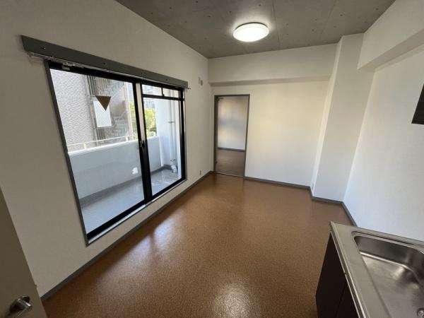 ジェイスクエア